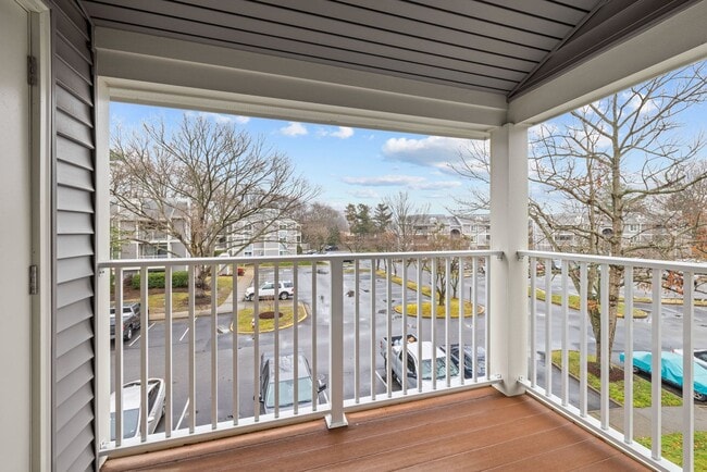 Building Photo - Updated & Stylish Condo in the Heart of Virginia Beach