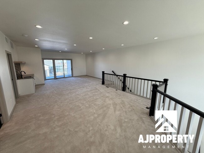 Building Photo - 8609 W Shoreline Pl