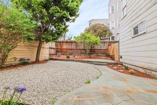 Building Photo - 1420 Taraval St