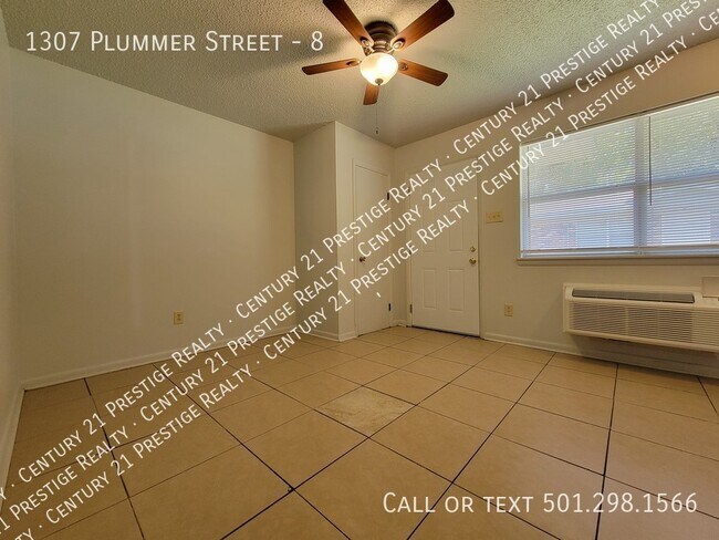Building Photo - 1307 Plummer St
