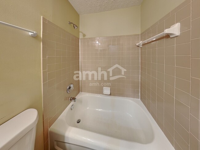 Building Photo - 4930 Kingpin Dr
