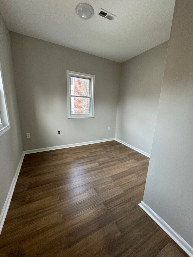 Building Photo - 6608 14th St NW