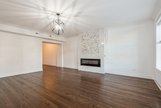 Building Photo - 1535 W Estes Ave