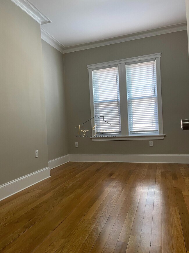 Building Photo - 26 Pembroke St