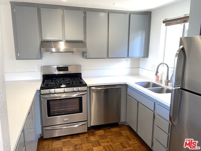 Building Photo - 1083 1/2 W Kensington Rd