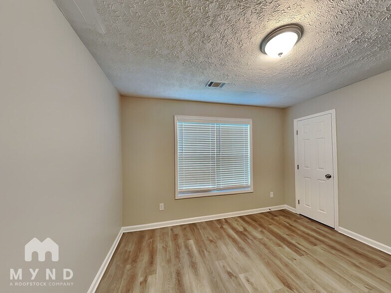 Building Photo - 120 Princeton Way