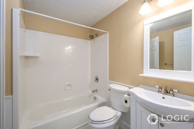 Building Photo - 3987 Lake Mountain Dr