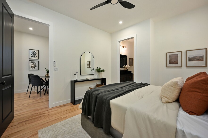 Building Photo - 2331 Belleview Ave