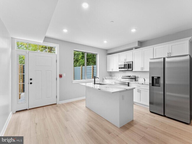 Building Photo - 1682 N 54th St