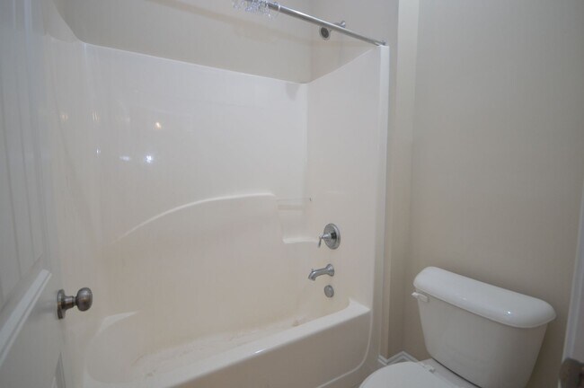 Building Photo - 542 Finnbar Dr