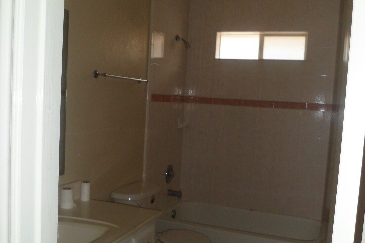 Building Photo - 1014 Stonehaven Blvd