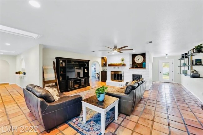 Building Photo - COMING SOON: Single Story 5 Bd, 4 Bth, Inc...
