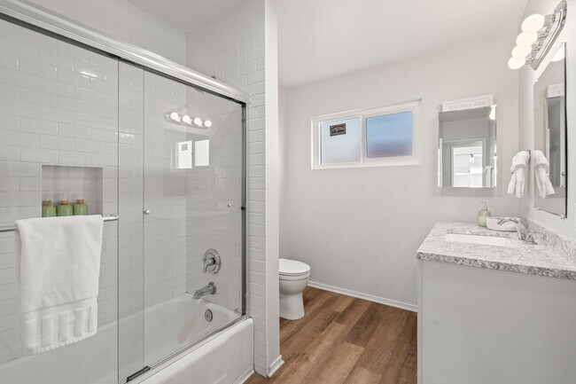 Building Photo - 3640 Princeton Ave