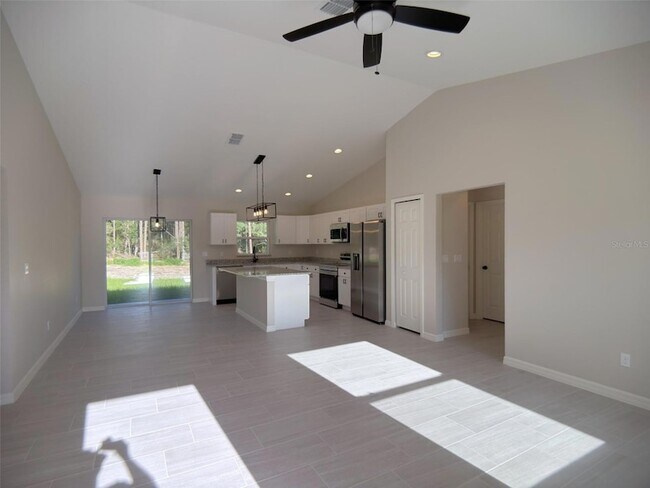 Building Photo - 6022 SW 206th Ave