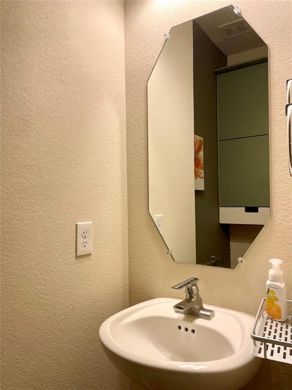 Building Photo - 14574 Empanada Dr