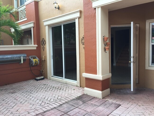 Building Photo - 6141 NW 115th Pl