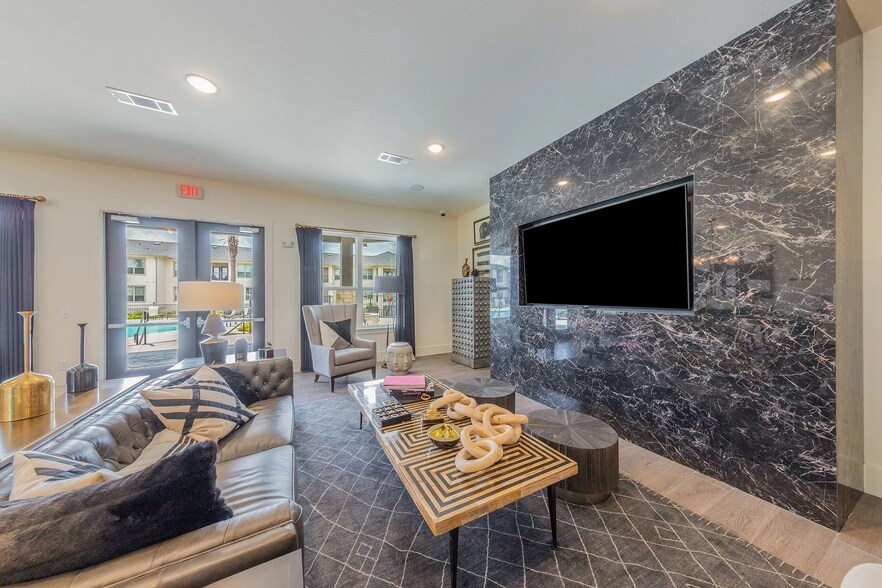 Building Photo - 4835 Usaa Blvd