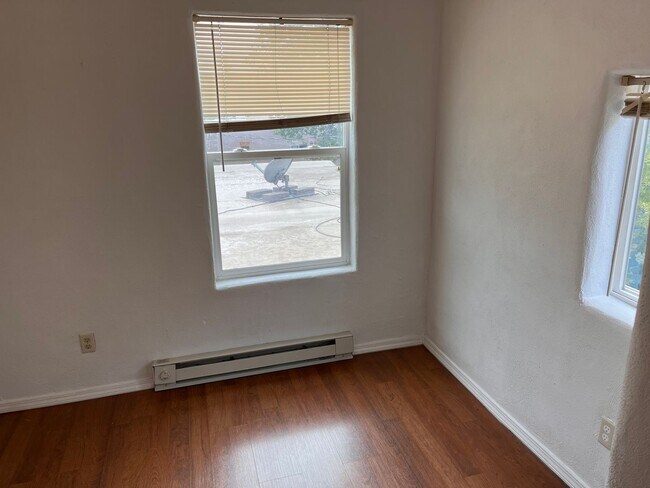 Building Photo - 406 Griffin St