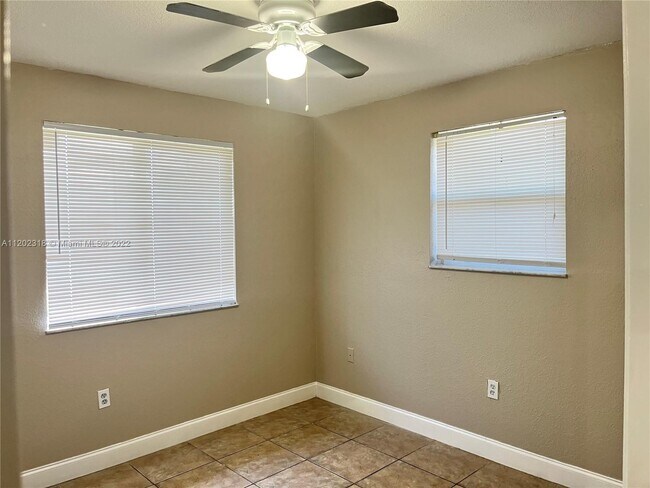 Building Photo - 222 SW 6th Ave