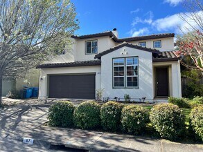 Building Photo - SPACIOUS FOUR BEDROOM HOUSE IN HAMILTON