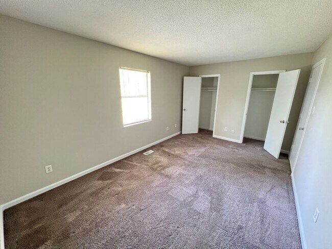 Building Photo - Updated 2 Bedroom Duplex in Durham
