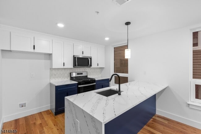 Building Photo - 37 S 7th St