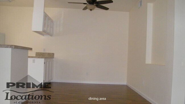 Building Photo - 2811 Beachcomber Dr E