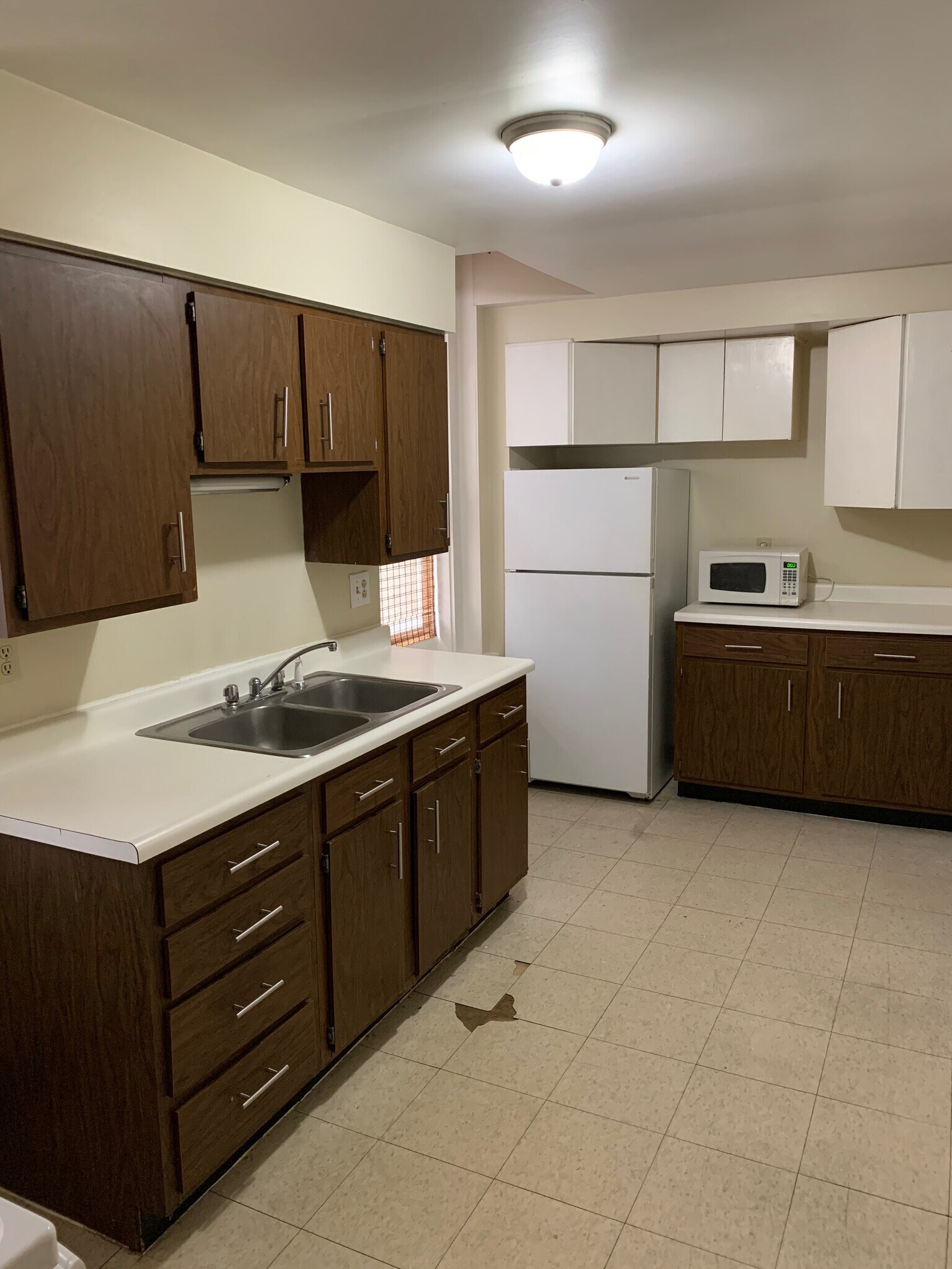 Kitchen - 2325 Ohio Ave