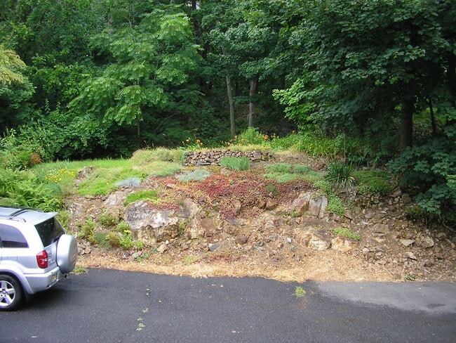 Building Photo - 1011 Ringwood Ave