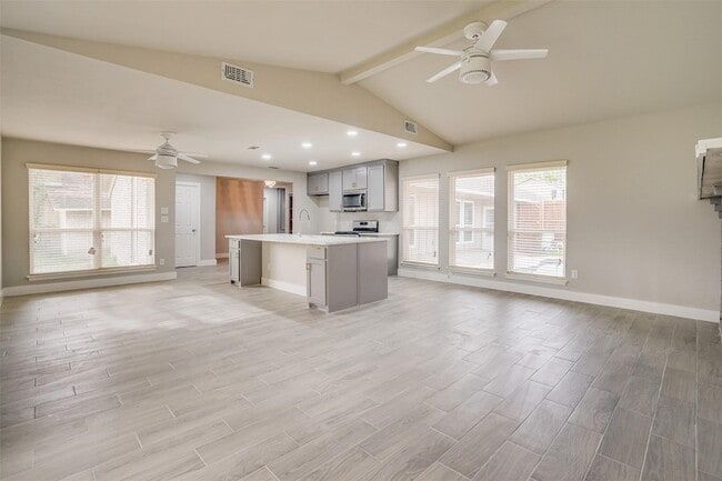 Building Photo - 3805 W Rochelle Rd