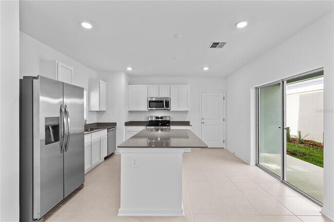 Building Photo - 7452 Ivy Tendril Ave