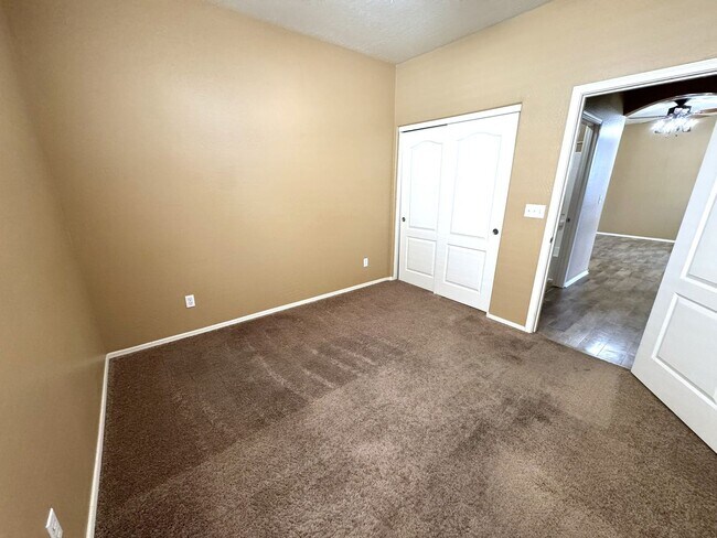 Building Photo - Beautiful 4-bedroom, 2-bath single-story home with Fully Landscaped Backyard