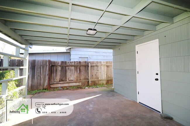 Building Photo - 2042 Neptune Terrace