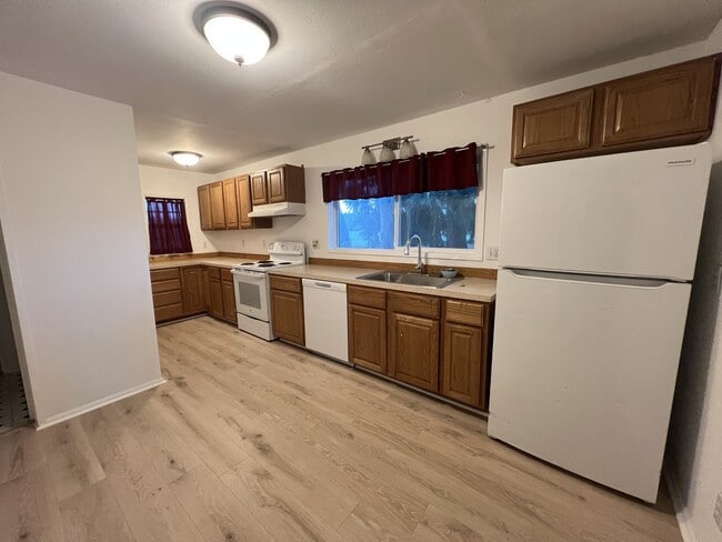 Building Photo - 13803 Marlatt Rd S