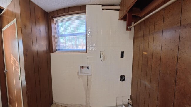 Building Photo - 3690 Nena Cir