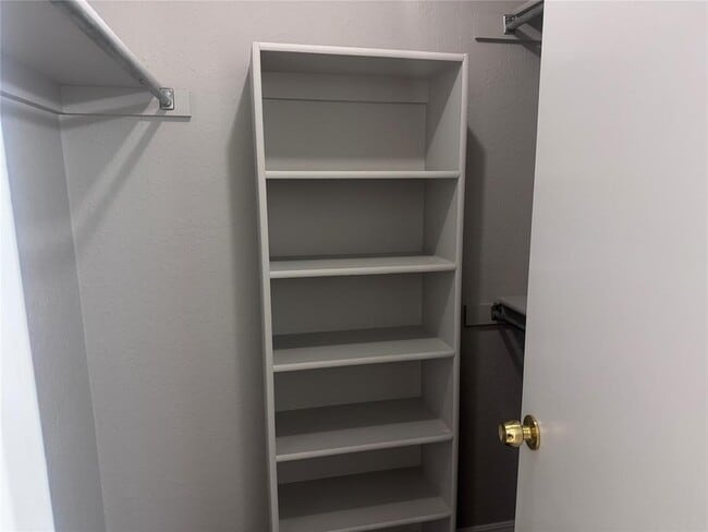 Building Photo - 12216 Sylvester Dr