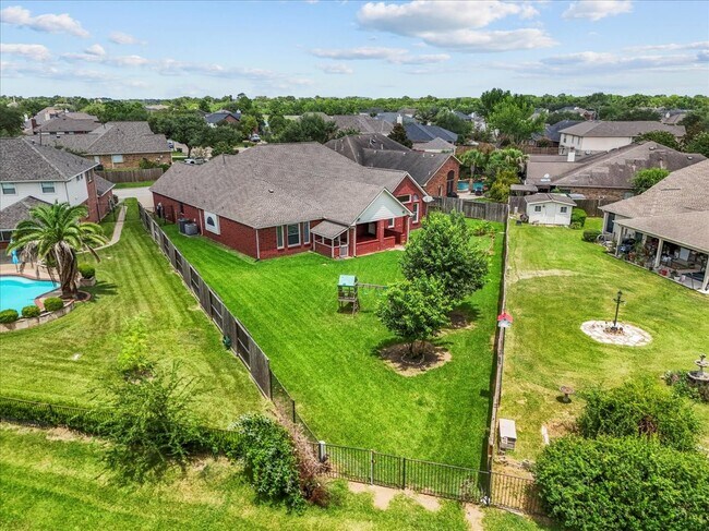 Building Photo - 2758 Laguna Pointe Dr