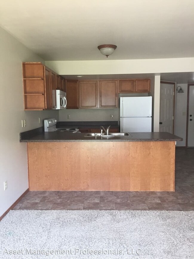 Building Photo - 710-714 Pebble Beach Rd