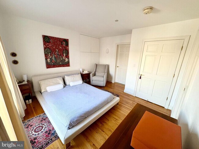 Building Photo - 2125 S St NW