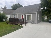 Building Photo - Home For Rent In Omaha