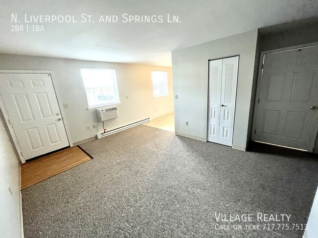 Building Photo - No steps! Affordable 2-Bed Convenient to I...