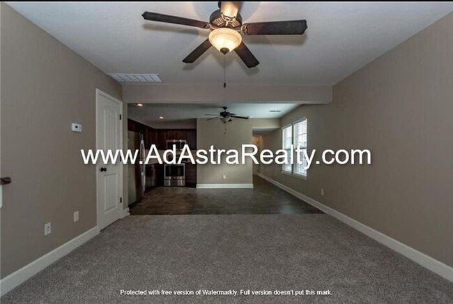 Building Photo - Gorgeous Like New KCMO Townhome-Available ...