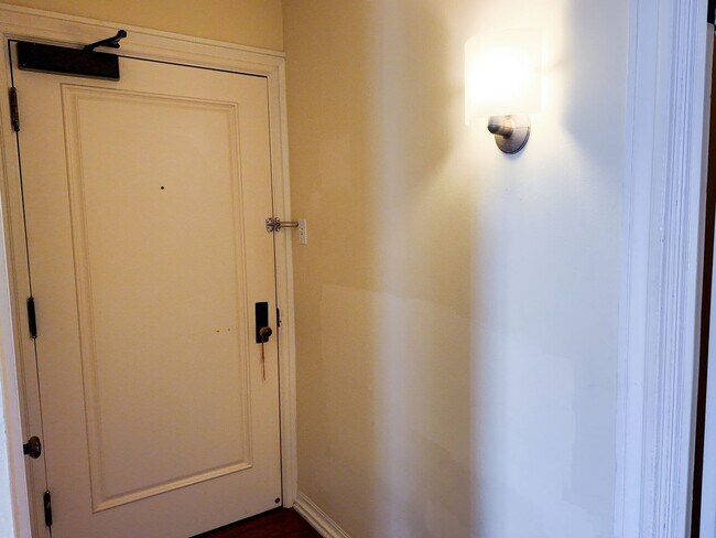 Building Photo - Historic El Cortez Luxury Condo Downtown San Diego