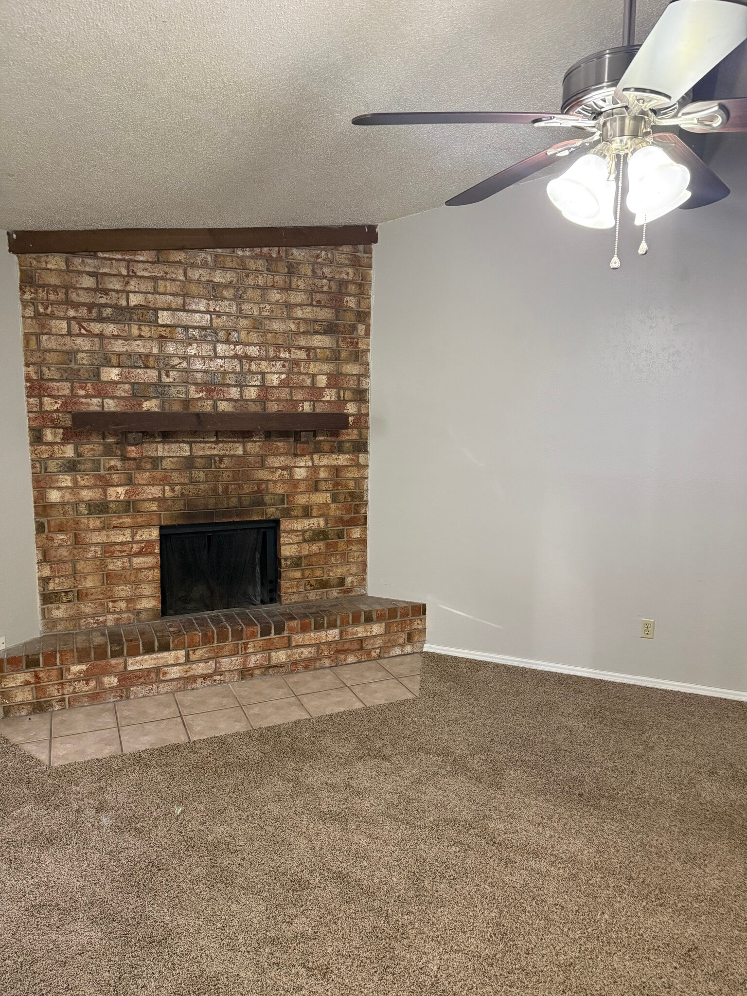 Building Photo - 826 Hardy Springs Cir