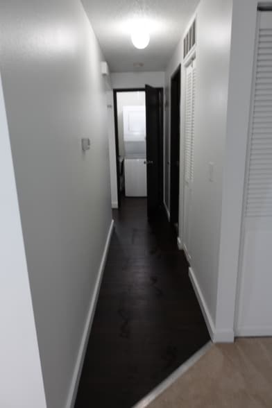 Building Photo - 1400 153rd Ave NE