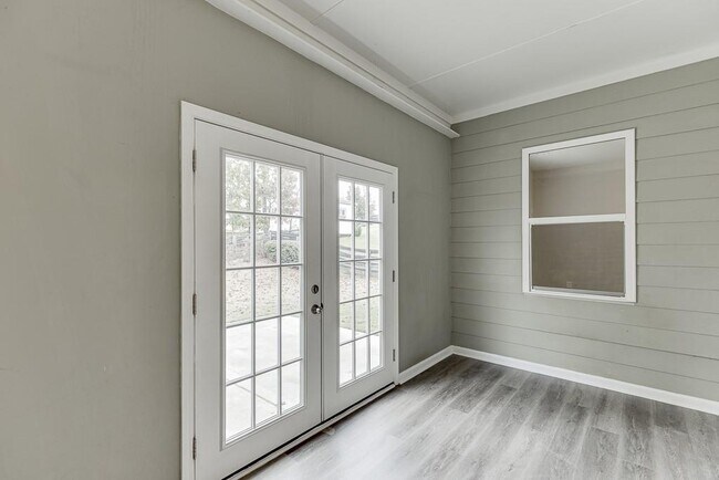 Building Photo - 145 Alexander Ln