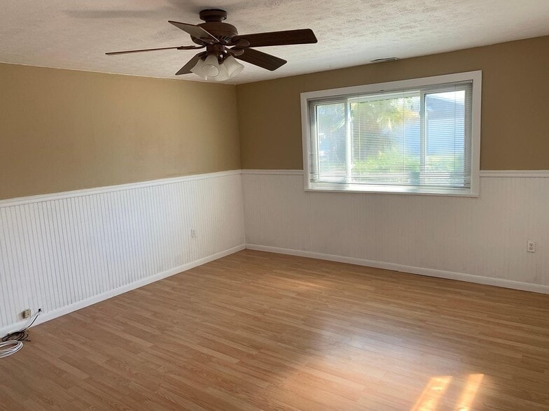 Building Photo - 115 Lighthouse Dr