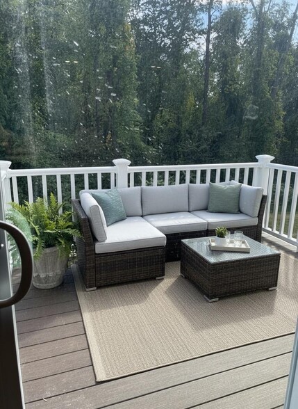 Building Photo - 715 Ravenshire Ct