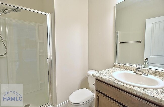 Building Photo - 220 Fairview Dr NE