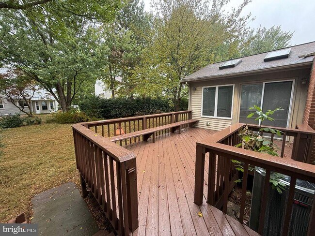 Building Photo - 3310 Applegrove Ct